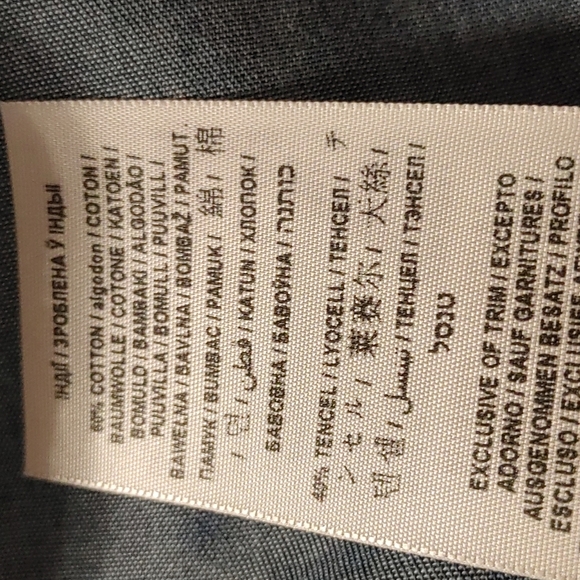 💚Guess Women's Denim sleeveless shirt - Picture 8 of 9